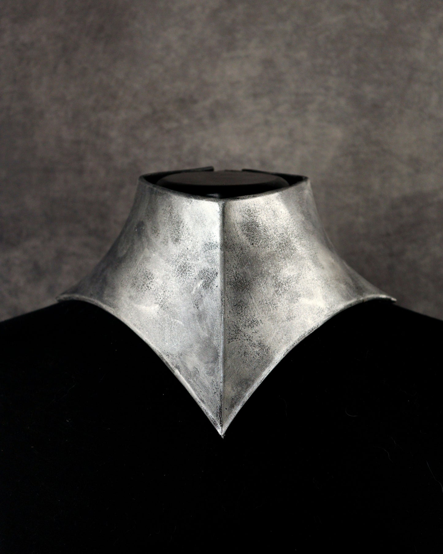 BASIC TALL CHOKER