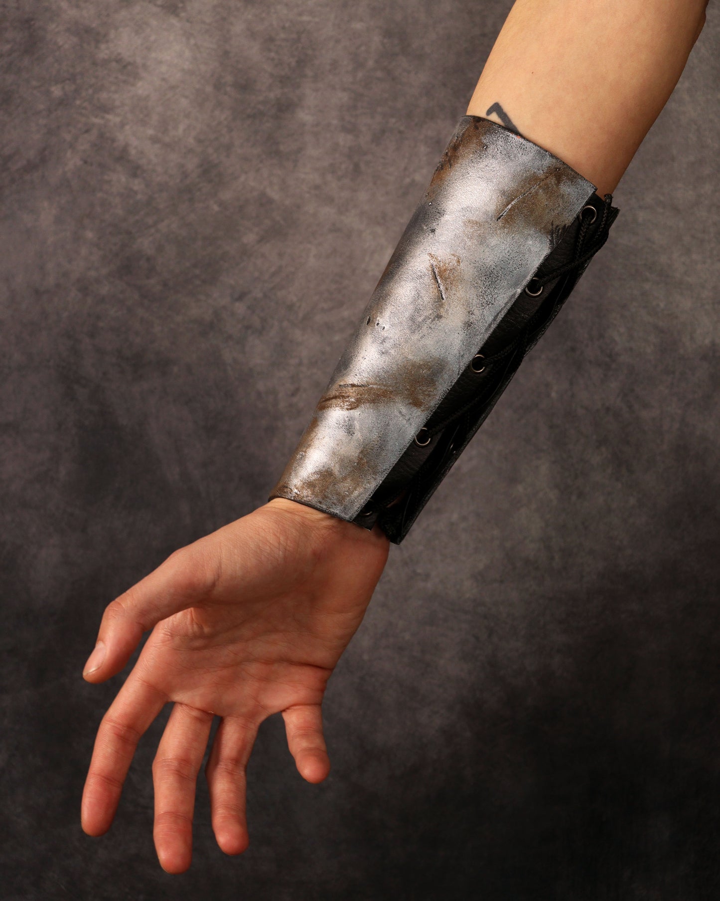 Furiosa Bracer