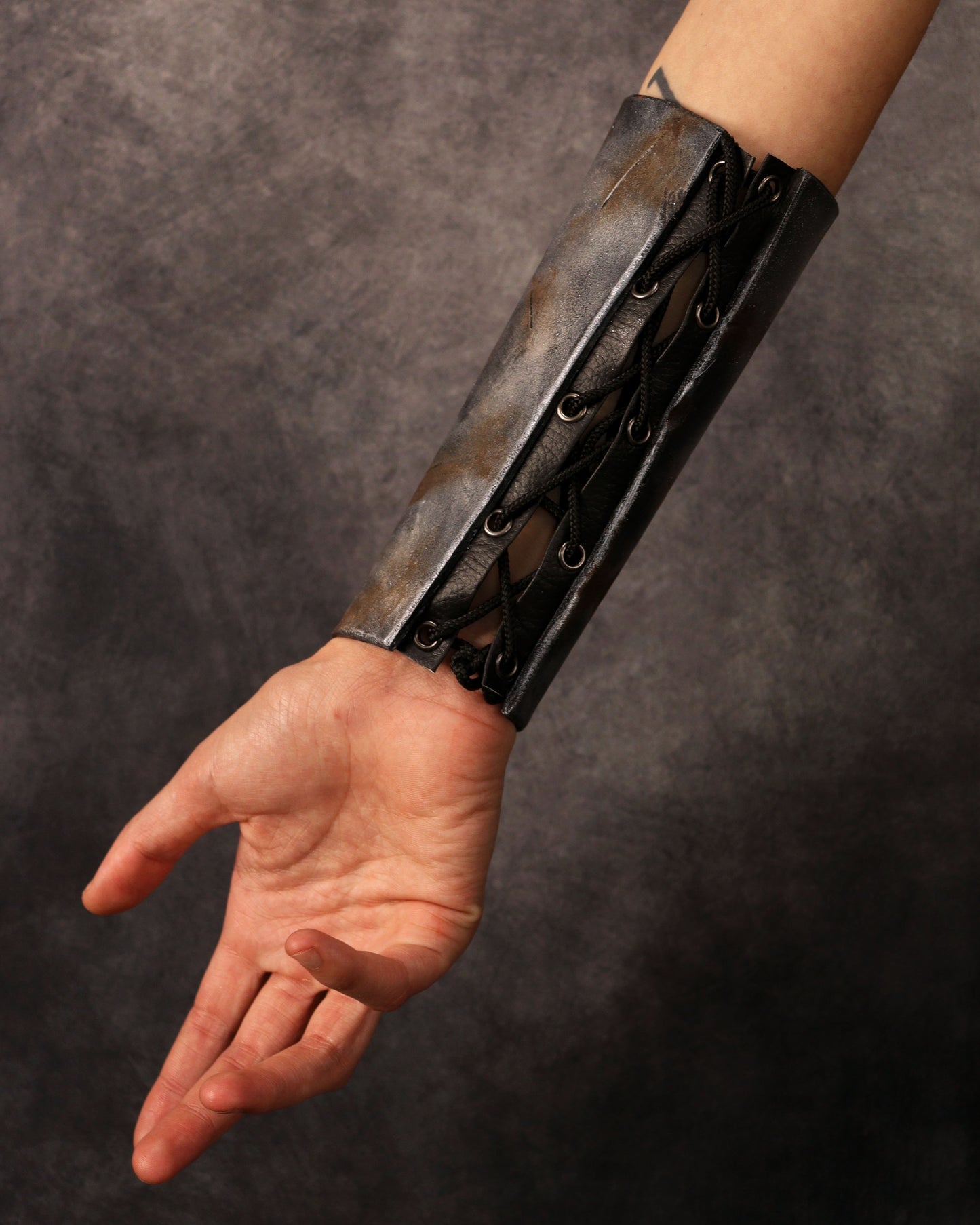 Furiosa Bracer