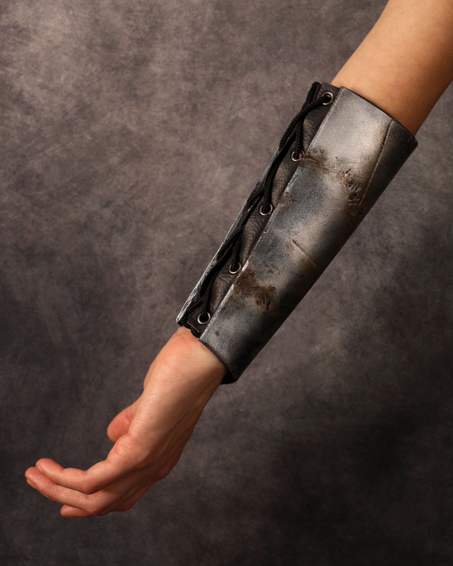 Furiosa Bracer