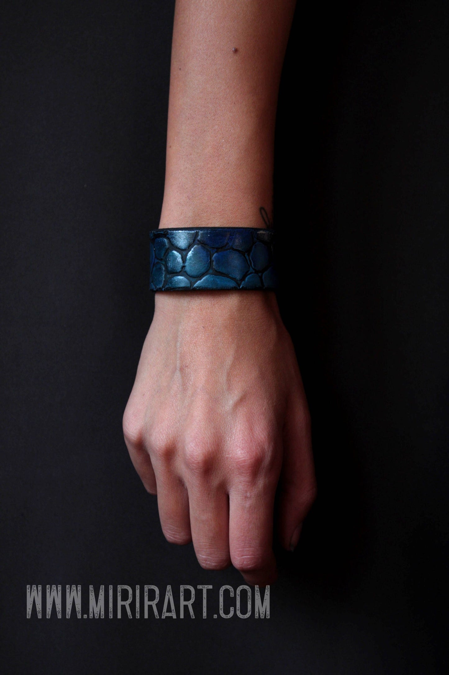 Elemental Dragon Slim Bracer
