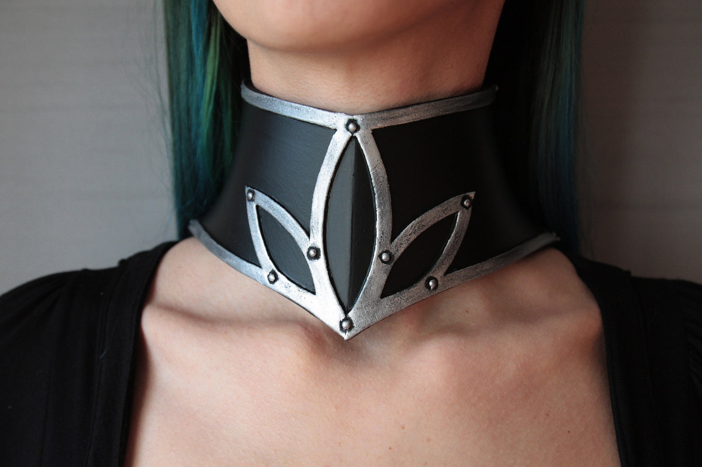 Lotus Choker