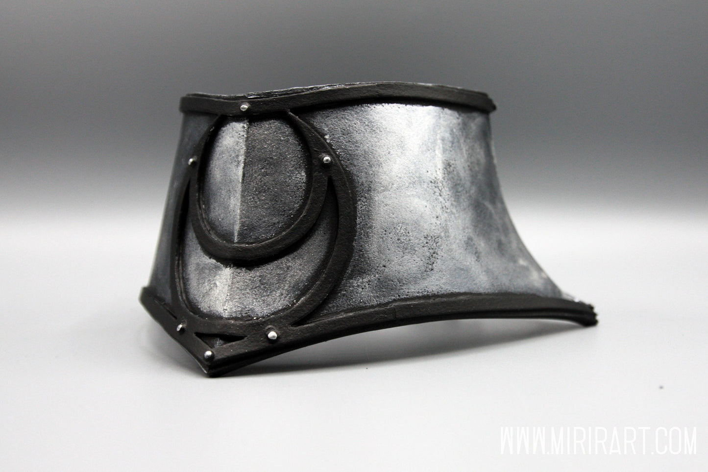 Lunar Choker