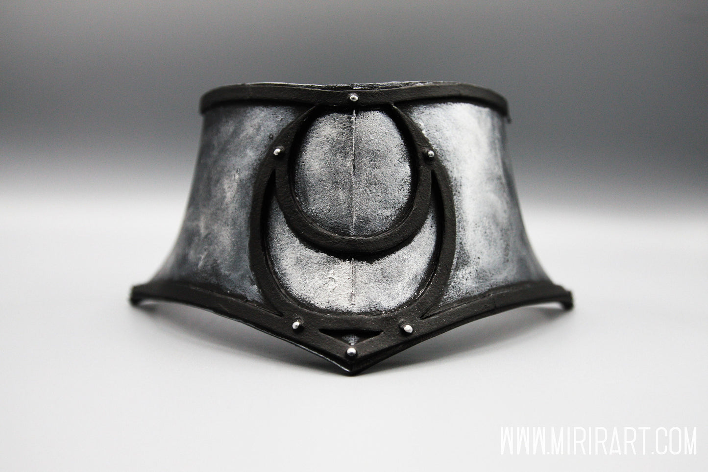 Lunar Choker